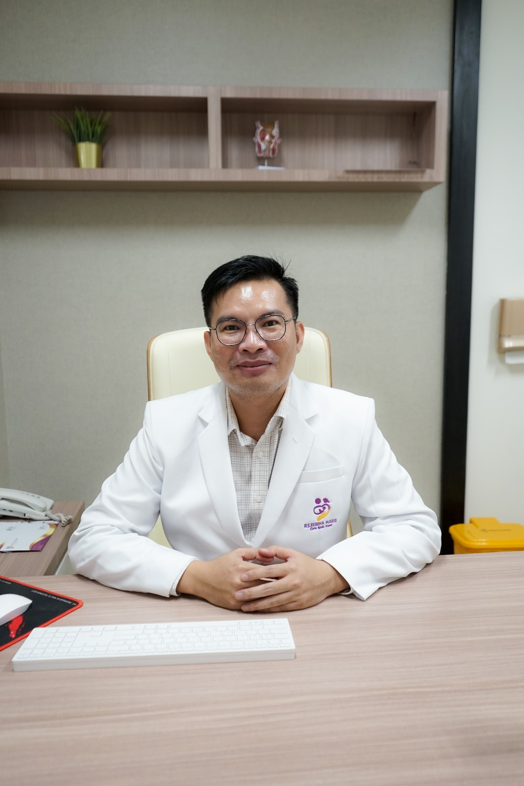 Dr.dr. Jekson Martiar Siahaan